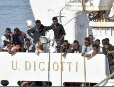 H Ιταλία ασυμβίβαστη: «Δεν δεχόμαστε άλλους ξένους» - Στέλνουν πίσω στην Λιβύη 180 Αφρικανούς